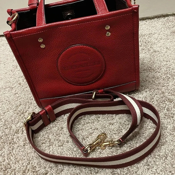 Dempsey Tote 22 With Coach Patch And Heart Charm - Picture 3 of 8